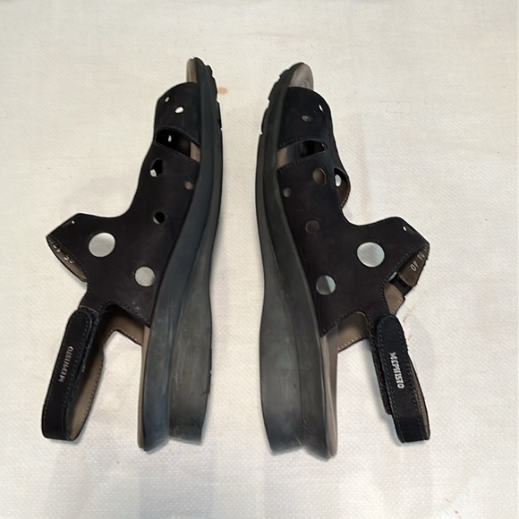 Mephisto Phiby Perf sandals Size 40, black. - Picture 13 of 13